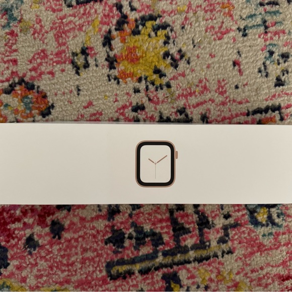 Apple Series 4 iWatch - Picture 5 of 7